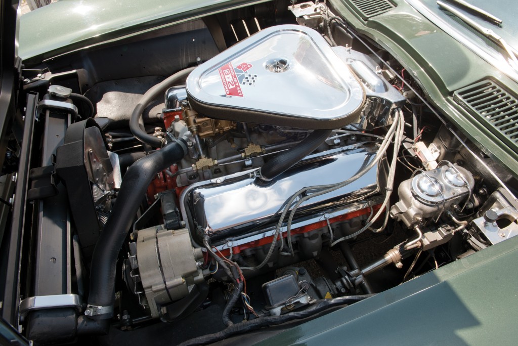 Corvette C2 engine