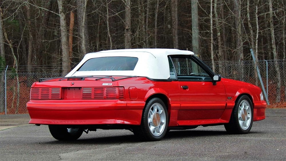 1988 Mustang convertible rear 1000