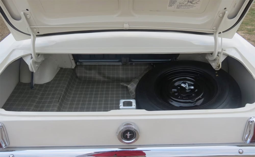 1965 Mustang white trunk 1000