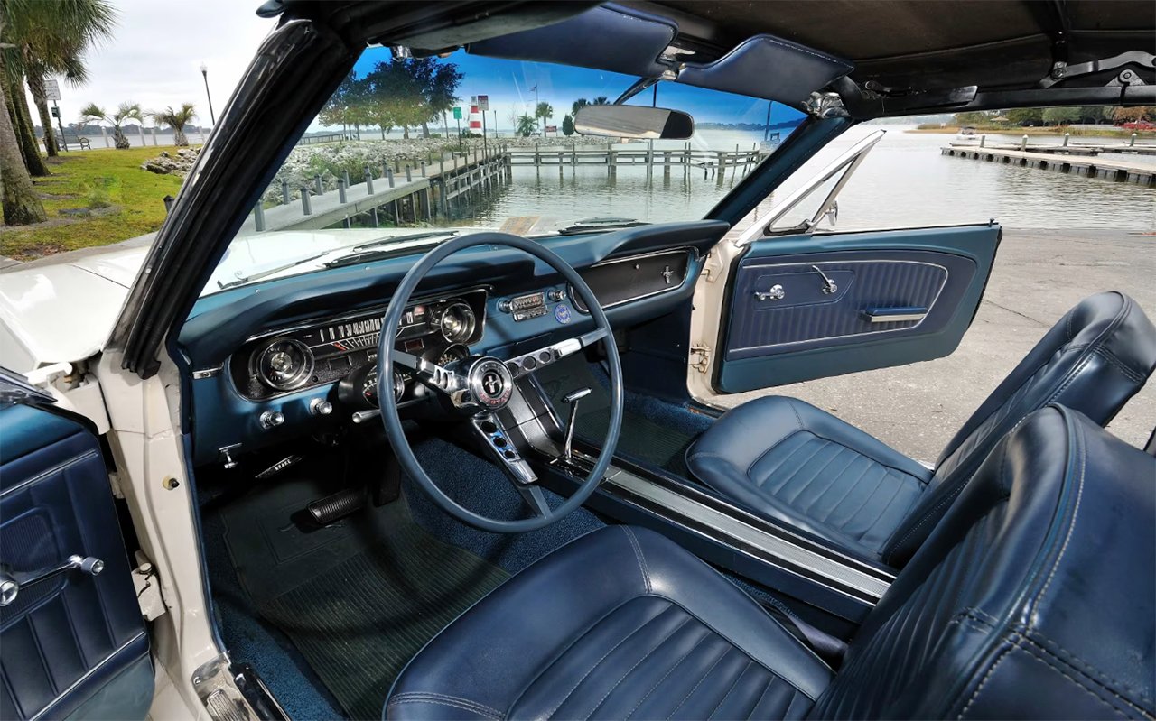 1965 Mustang blue interior  1280