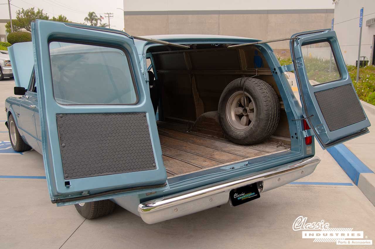 70_GMC_Panel_IMpala_Blue_BarnDoors