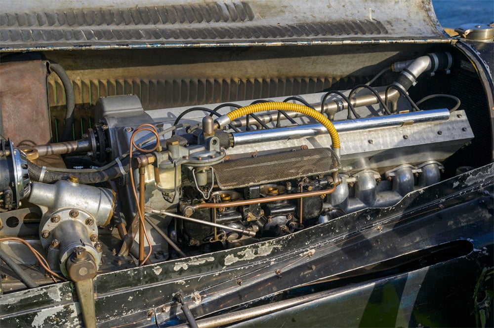 Bugatti engine