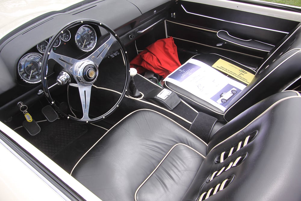 interior 1959 Maserati 3500 Spider