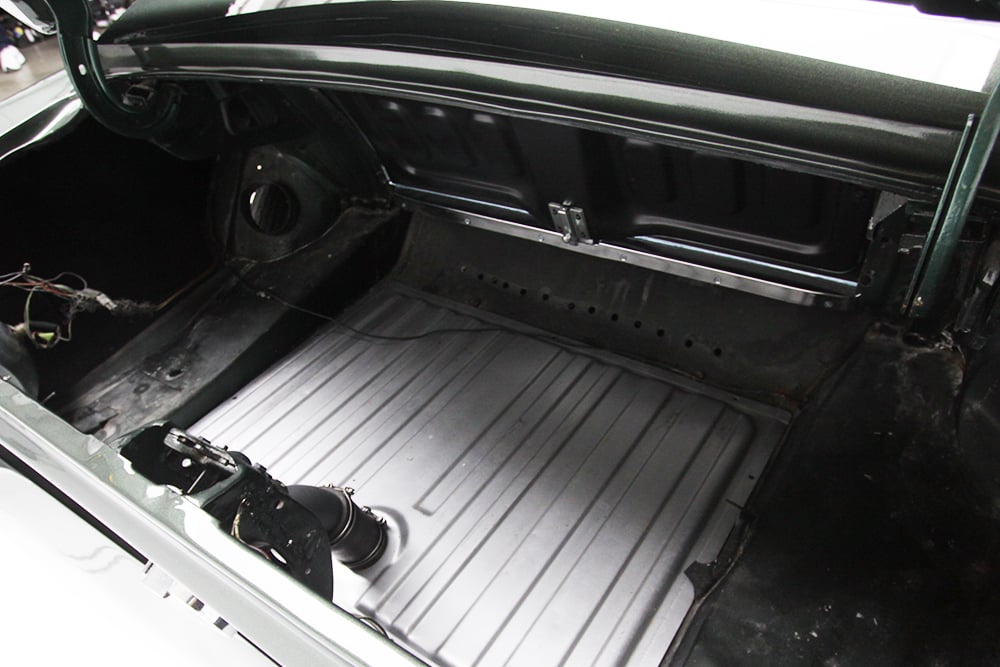 Bullitt trunk with smoke hole