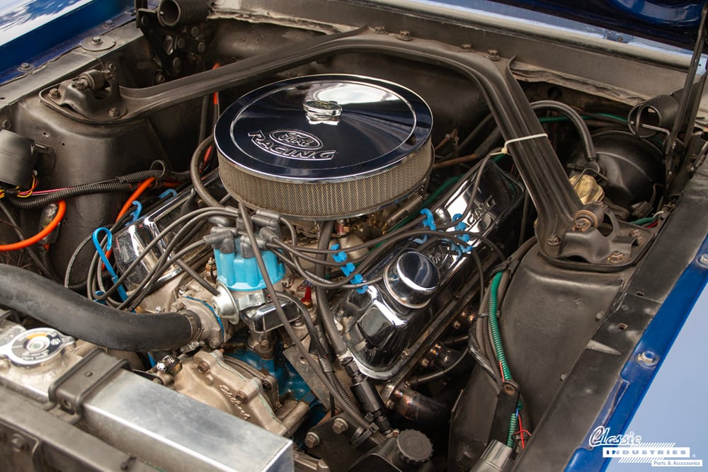 1968_Mercury_Cougar_Blue_Engine
